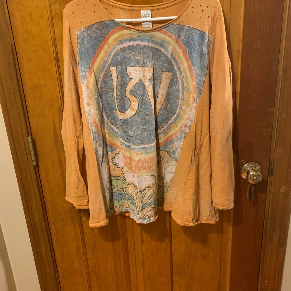 Magnolia Pearl Graphic Top
